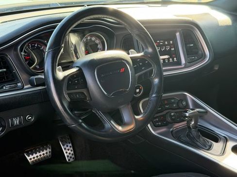 Used 2019 Dodge Challenger R/T RWD image 10
