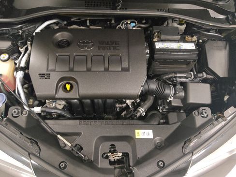 Used 2018 Toyota C-HR XLE image 30