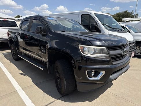 Used 2017 Chevrolet Colorado Z71 RWD image 2