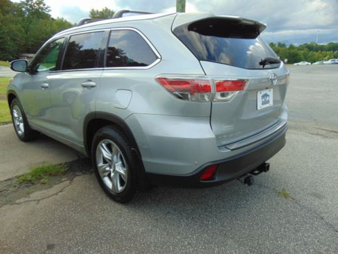 Used 2015 Toyota Highlander Limited AWD/4WD image 4