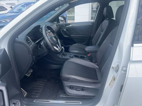 Used 2022 Volkswagen Tiguan SE R-Line AWD/4WD image 11