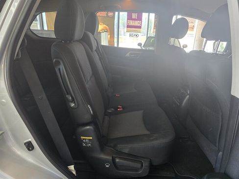 Used 2019 Nissan Pathfinder SV AWD/4WD image 19