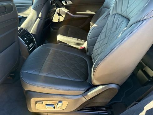 Used 2023 BMW X7 xDrive40i w/ M Sport Package image 20