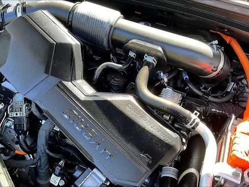 Used 2025 Kia Sportage SX Prestige image 28