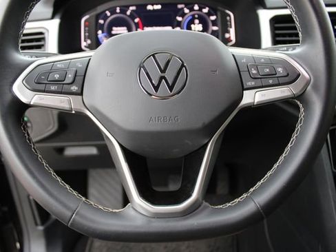 Used 2022 Volkswagen Atlas Cross Sport SE w/ Black Wheel Package image 10