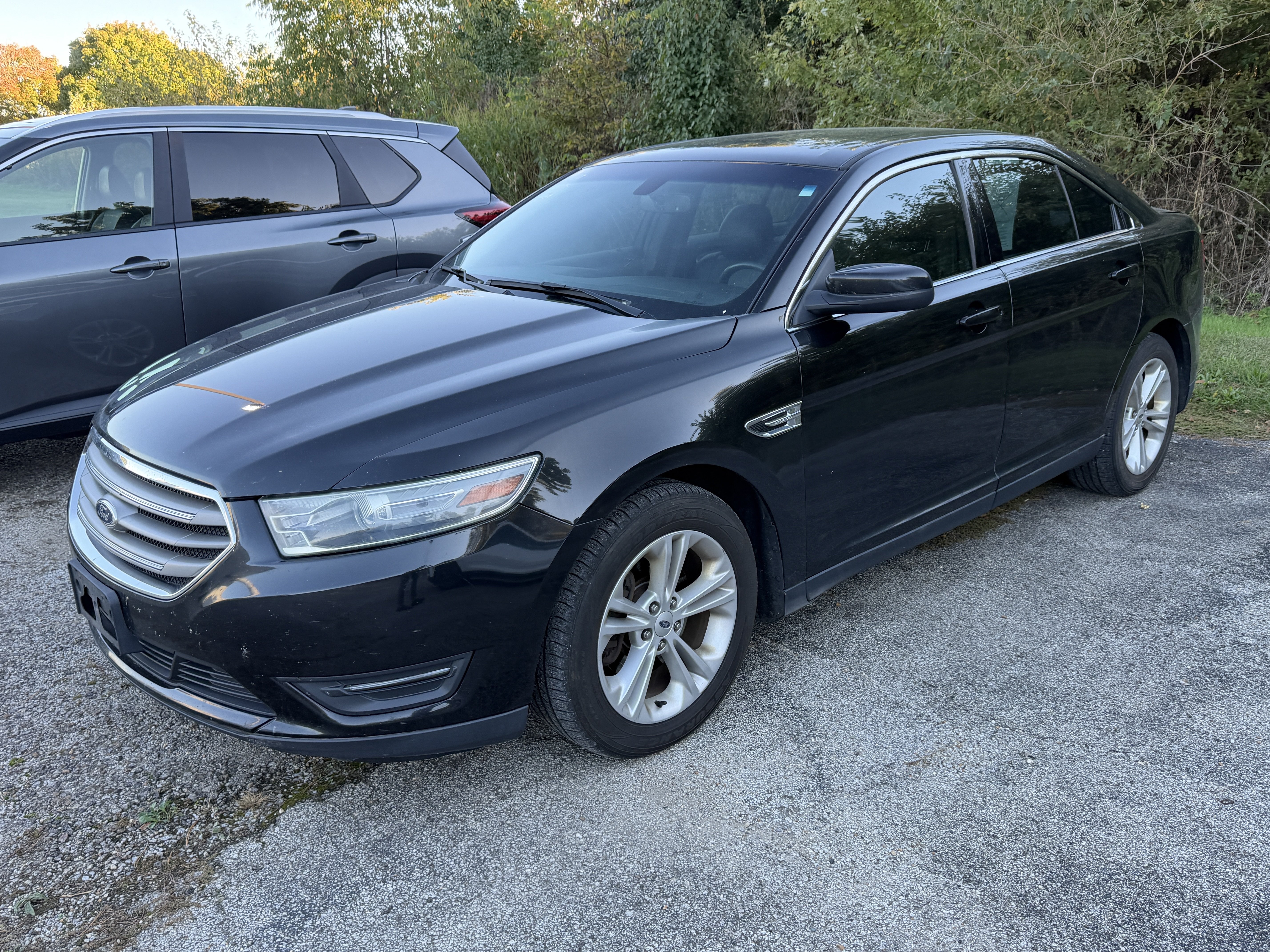 Used 2014 Ford Taurus SEL FWD image 5