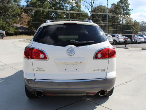Used 2011 Buick Enclave CXL image 9