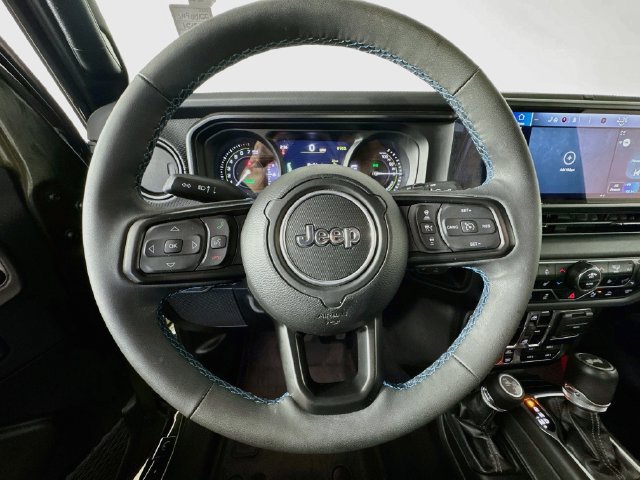 Used 2024 Jeep Wrangler Unlimited Rubicon 4xe AWD/4WD image 15