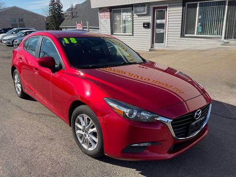 Used 2018 MAZDA MAZDA3 Sport image 4