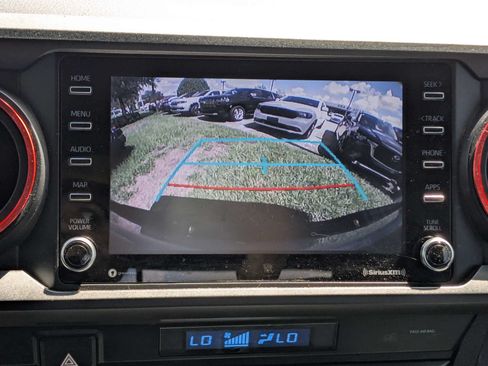Used 2021 Toyota Tacoma TRD Sport w/ Technology Package AWD/4WD image 21