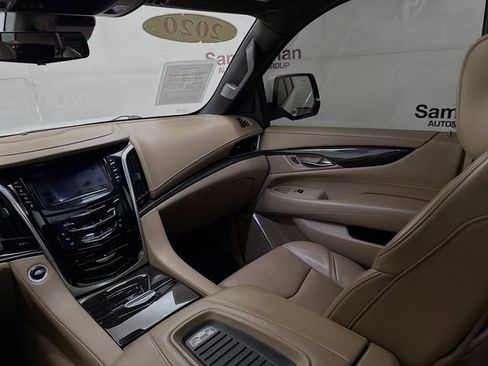 Used 2020 Cadillac Escalade Platinum image 27