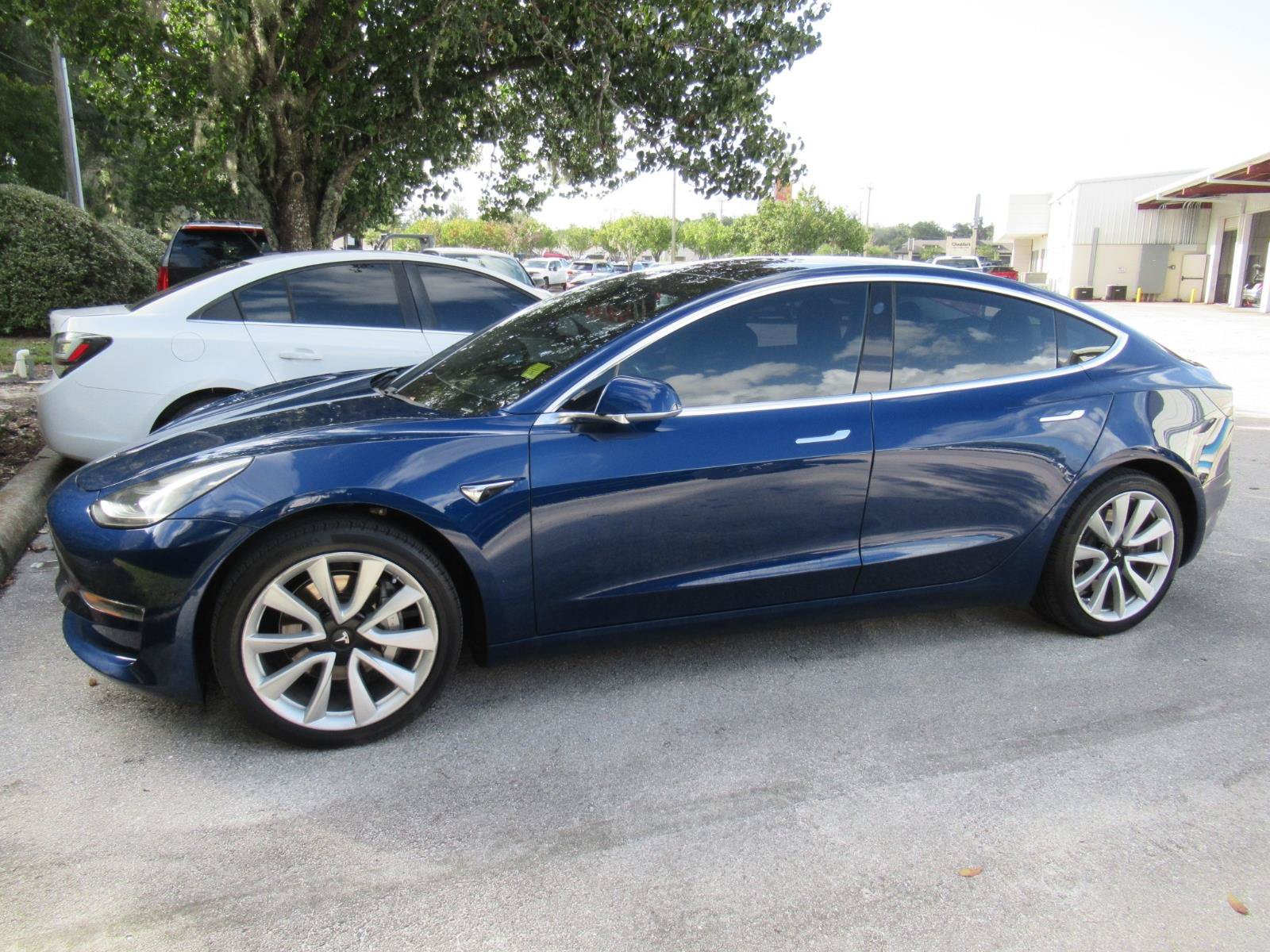 Used 2018 Tesla Model 3 Long Range RWD image 4