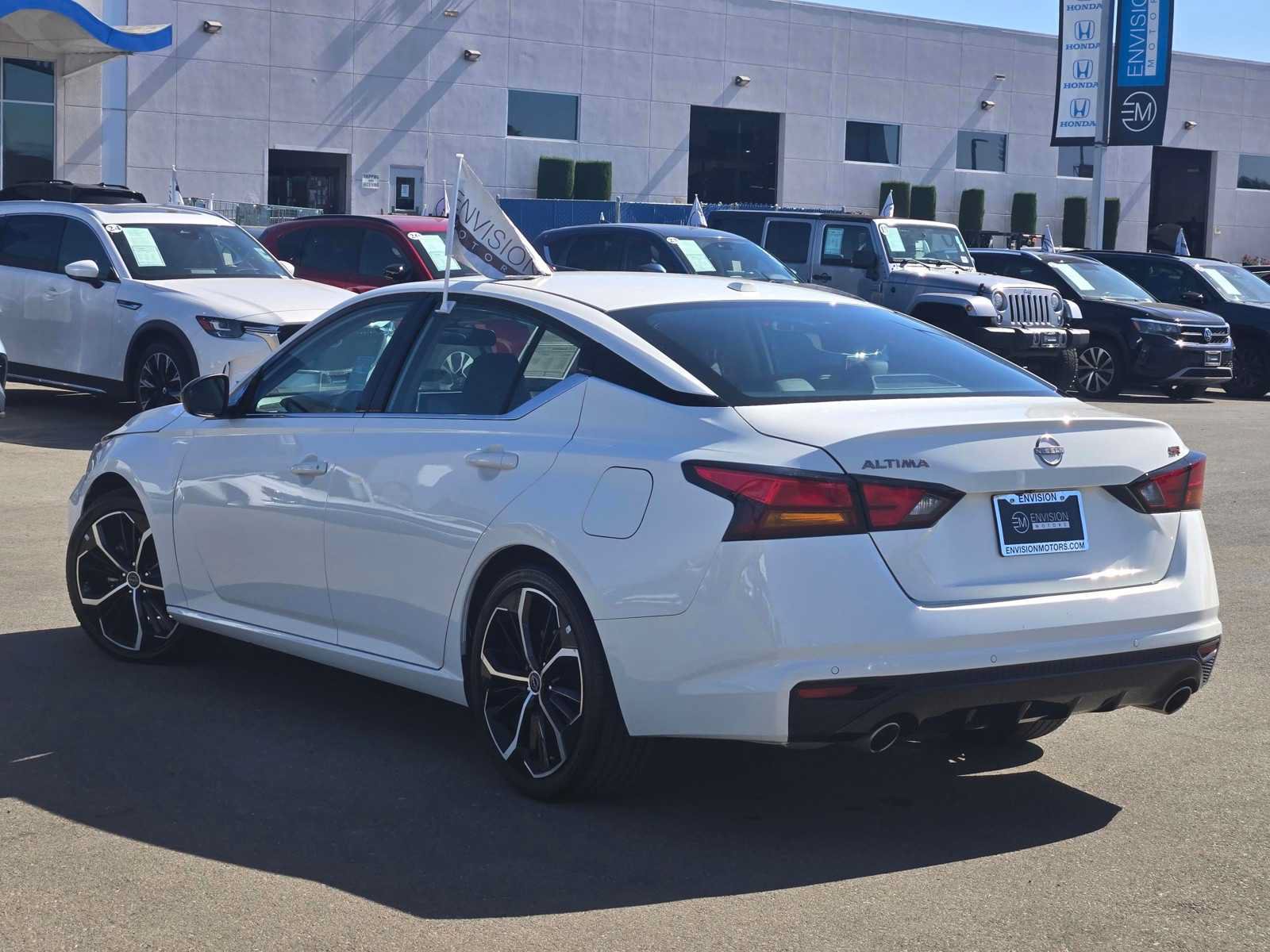 Used 2025 Nissan Altima 2.5 SR FWD image 5