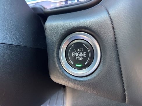 Used 2022 Chevrolet Suburban RST w/ Luxury Package image 23