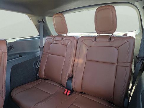 New 2026 Lincoln Aviator Reserve w/ Luxury Package image 14