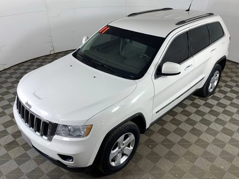 Used 2011 Jeep Grand Cherokee Laredo AWD/4WD image 15
