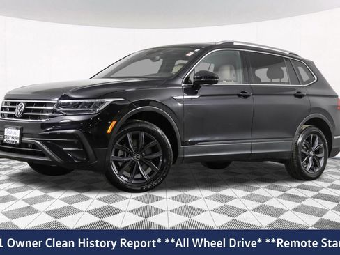Used 2023 Volkswagen Tiguan SE image 2