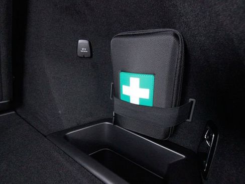 Certified 2025 Volvo XC90 B6 Plus w/ Protection Package Premier image 33