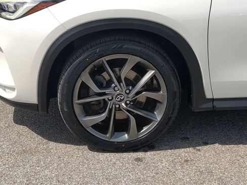 Used 2019 INFINITI QX50 Essential w/ Sensory Package image 10