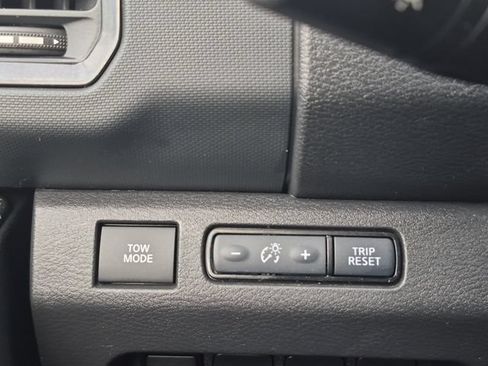 Used 2024 Nissan Frontier PRO-4X w/ Technology Package AWD/4WD image 27