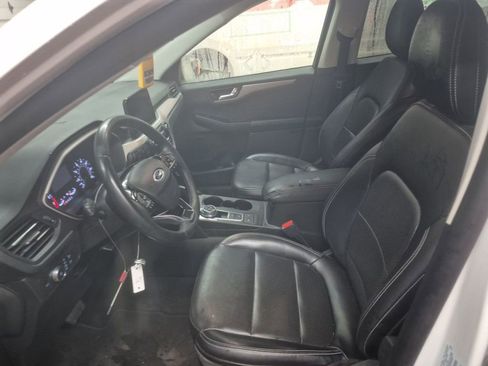 Used 2022 Ford Escape SEL image 3