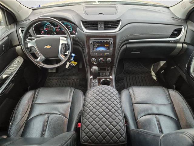 Used 2015 Chevrolet Traverse LT w/ Style and Technology Package FWD image 17