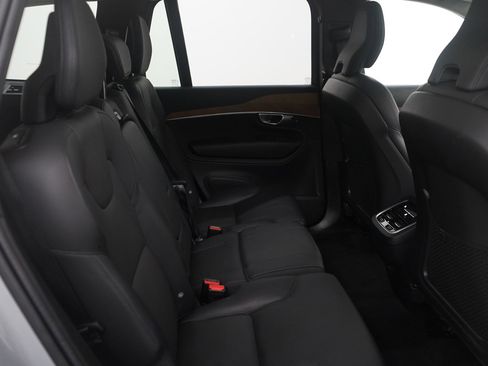 Used 2024 Volvo XC90 B6 Plus image 12