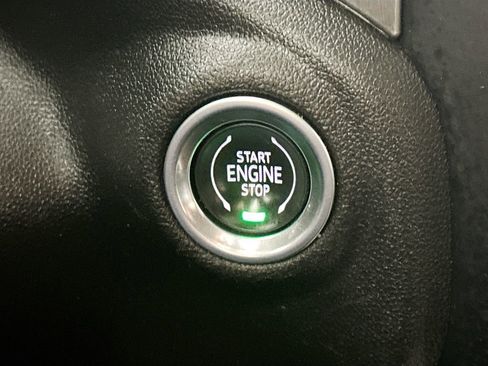 Used 2022 GMC Sierra 2500 Denali w/ Denali Black Diamond Edition image 28