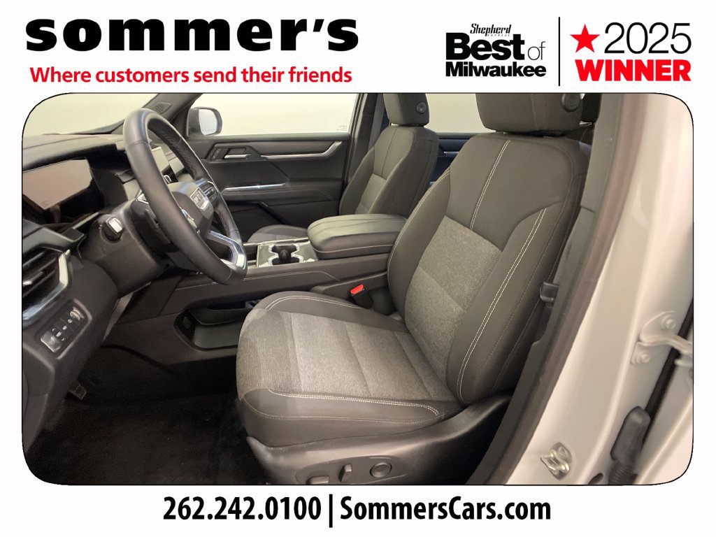 Used 2025 GMC Acadia Elevation AWD/4WD image 9