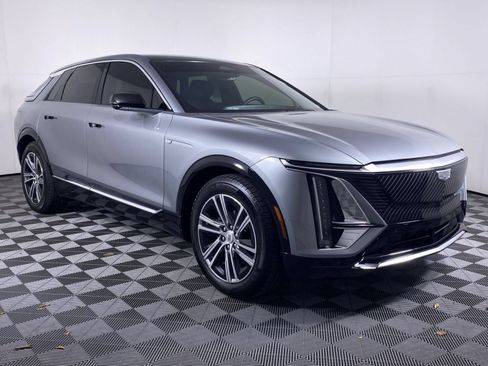Certified 2024 Cadillac Lyriq Luxury AWD/4WD image 20