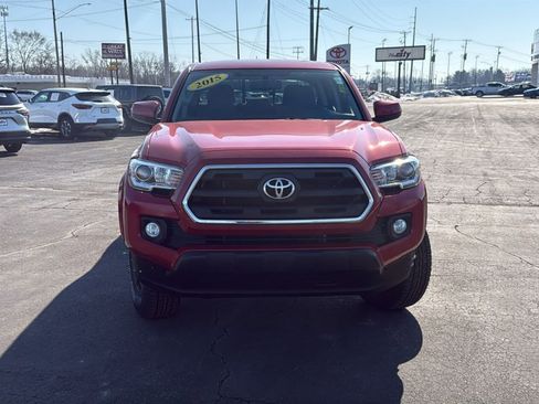 Used 2016 Toyota Tacoma SR5 w/ SR5 Appearance Package (DN) image 2