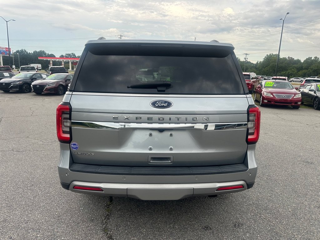 Used 2022 Ford Expedition Limited RWD image 4