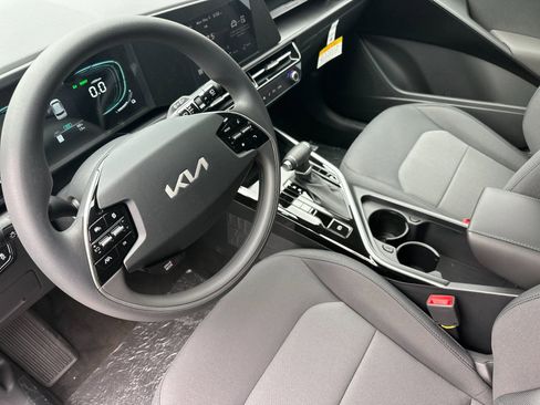 New 2026 Kia Niro LX FWD image 10