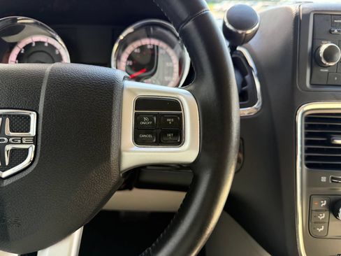 Used 2015 Dodge Grand Caravan SE w/ Quick Order Package 29E SE FWD image 19