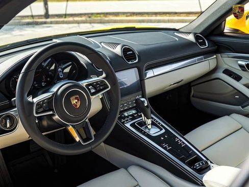 Used 2024 Porsche 718 Cayman Style Edition image 21