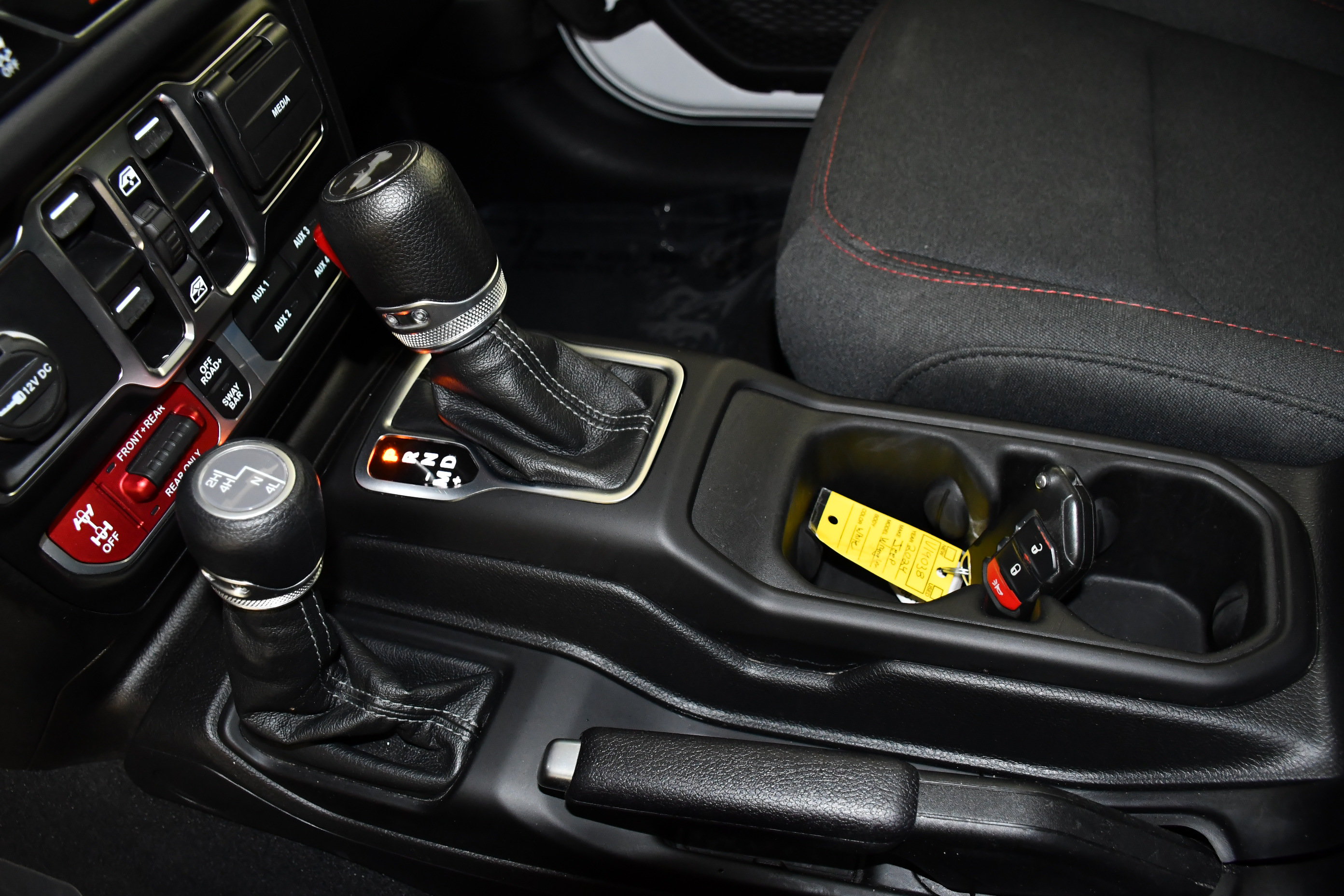 Used 2024 Jeep Wrangler Unlimited Rubicon AWD/4WD image 31