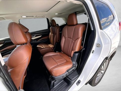 Used 2019 Subaru Ascent Touring AWD/4WD image 28