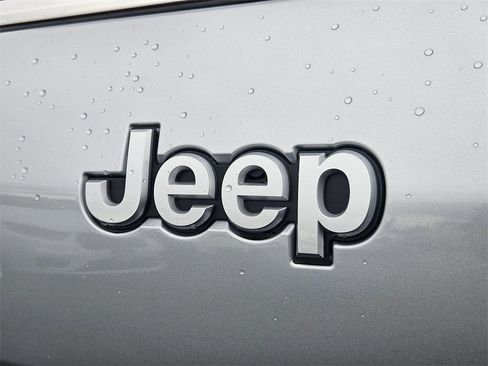 New 2025 Jeep Grand Cherokee L Limited w/ Trailer Tow Package image 32