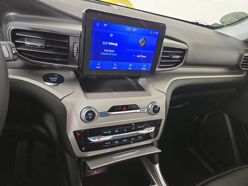 Used 2023 Ford Explorer XLT w/ Equipment Group 202A AWD/4WD image 21