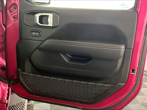 Used 2022 Jeep Wrangler Unlimited Sahara w/ Cold Weather Group image 22