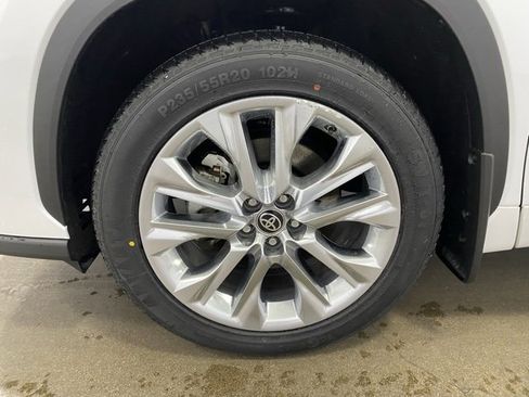 Used 2023 Toyota Highlander Limited image 26