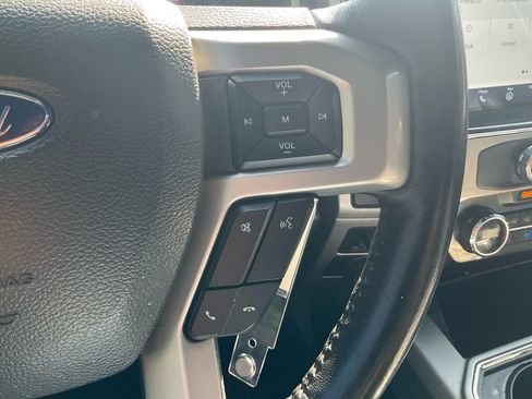 Used 2022 Ford F350 Lariat w/ Lariat Value Package AWD/4WD image 18