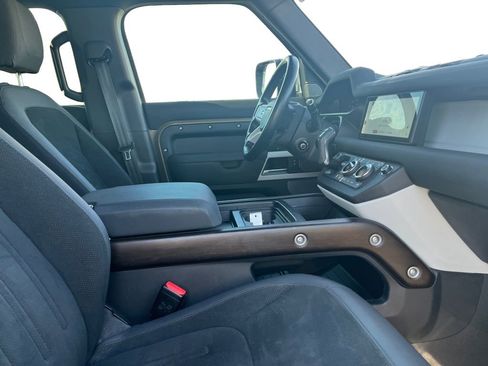 Used 2021 Land Rover Defender 110 X-Dynamic SE image 24