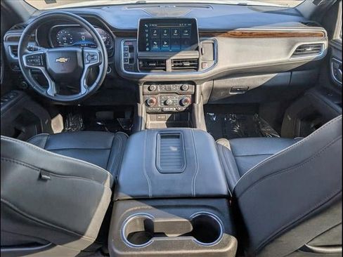 Used 2023 Chevrolet Suburban Premier image 19