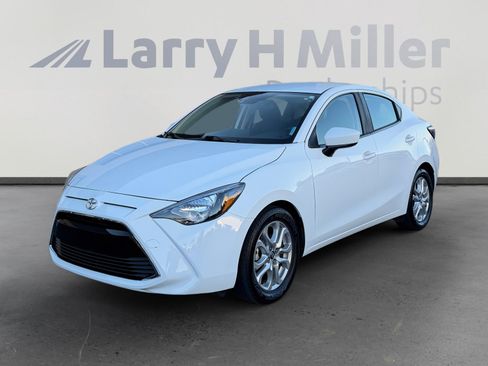 Used 2017 Toyota Yaris iA image 1