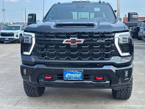 New 2026 Chevrolet Silverado 2500 ZR2 AWD/4WD image 3