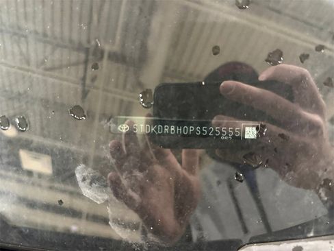 Used 2023 Toyota Highlander XLE image 31