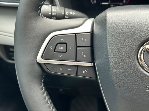 Used 2026 Toyota Highlander Limited image 43