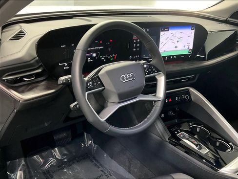 Certified 2025 Audi Q5 Premium AWD/4WD image 14