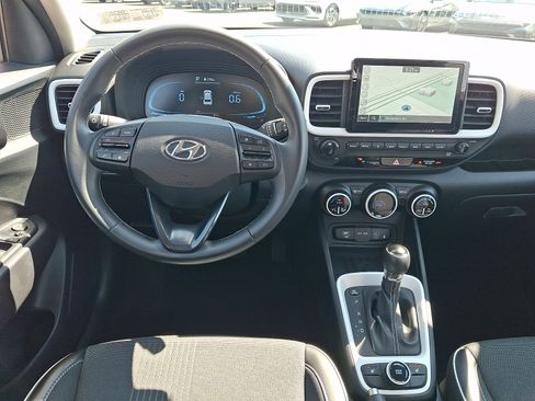 Certified 2023 Hyundai Venue Limited FWD image 11